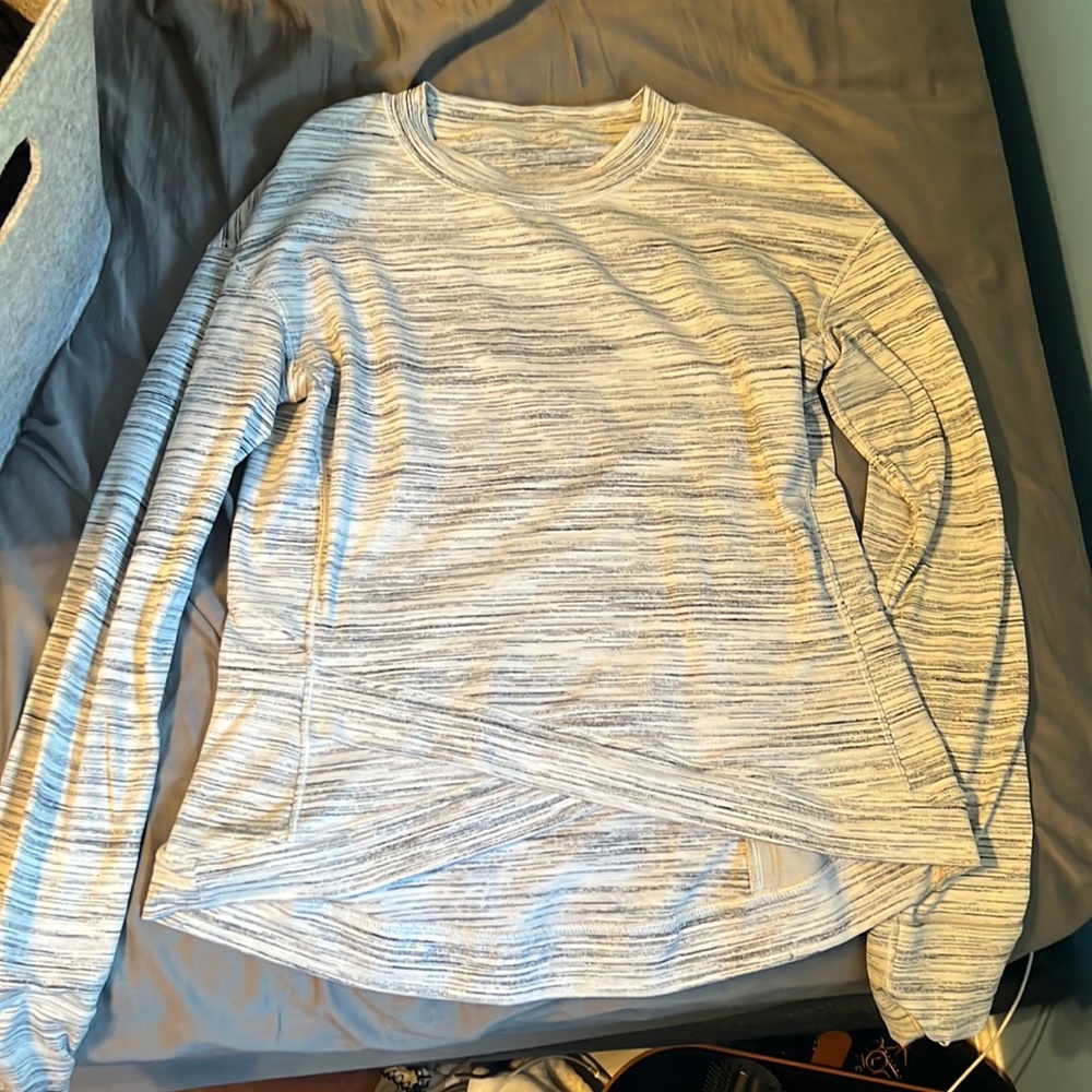 Lululemon running top